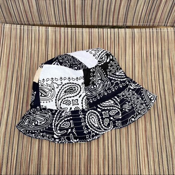 Handmade Reversible Bandana Bucket Hat/Sailing Boat&Bandanas SKU 88777 - Picture 4 of 16